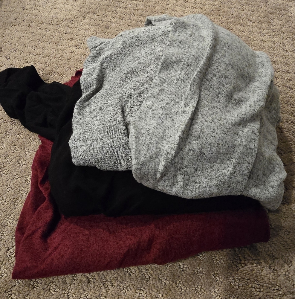 LOT SAVVI for all 3 twisted back long sleeve